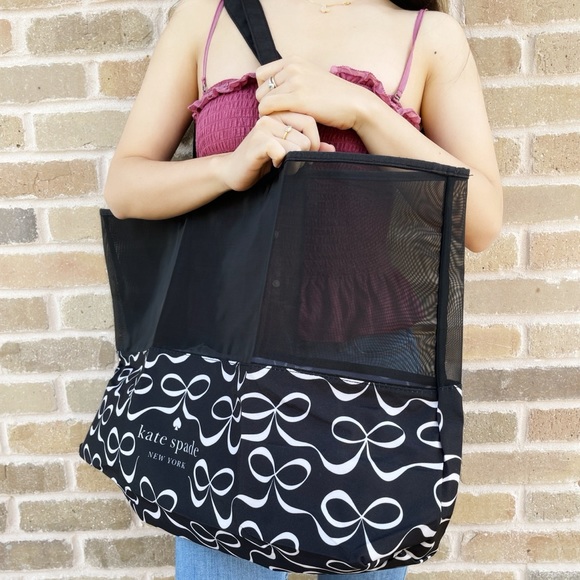 SALE‼️👜💕Kate Spade gift tote black ribbon - Picture 3 of 3